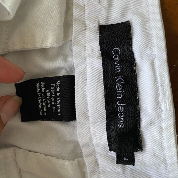 White Calvin Klein - Picture 2 of 4